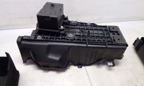 Jeep jl wrangler oem engine bay battery tray box mount assembly 2018-2023 140073