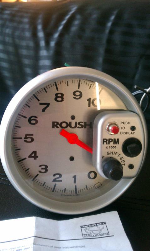 Roush tachometer with shift light