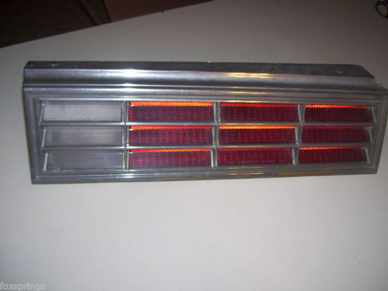 1980 pontiac phoenix right tail light assy -  guide 2x2 - 5970210 - p60