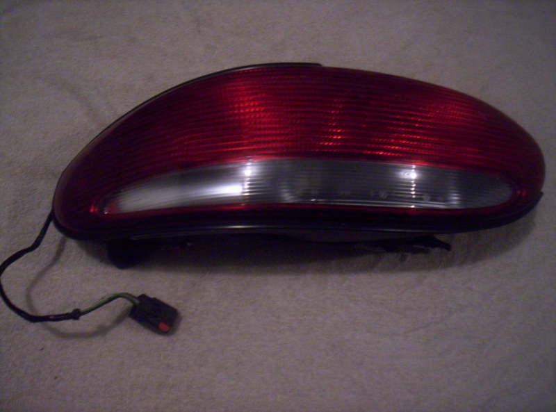 96 97 98 99 00 chrysler sebring convertable oem lh tail light