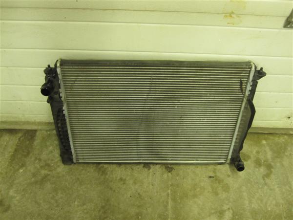 00-02 audi s4 oem front radiator 8d0121251ap