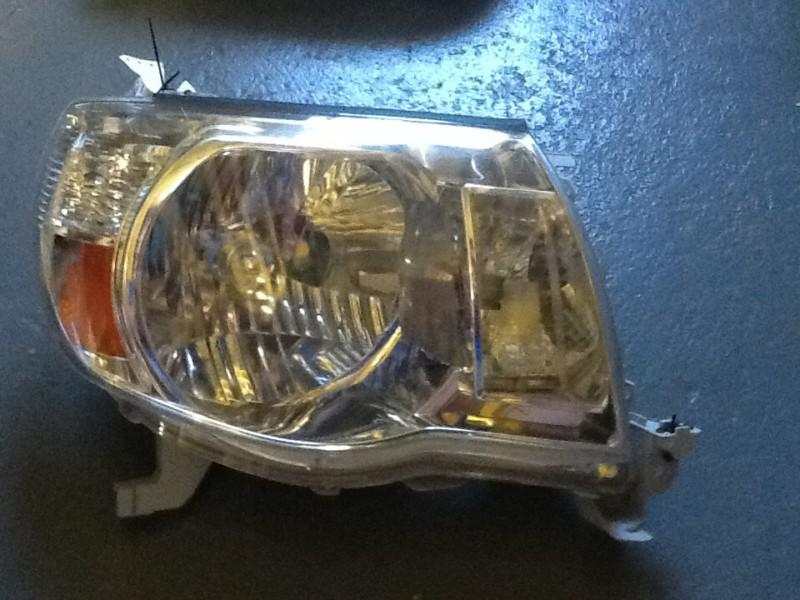 Toyota tacoma sport headlight tyc 05 06 07 08 09 10 11