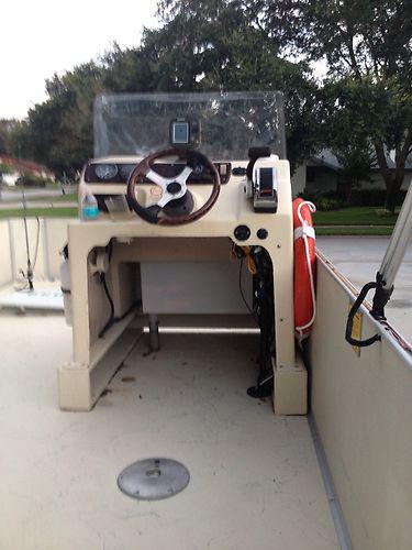 Wheelchair accessible pontoon boat