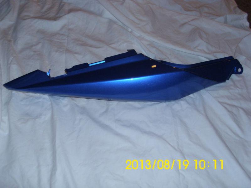 Suzuki sv 650 seat tail cover right blue