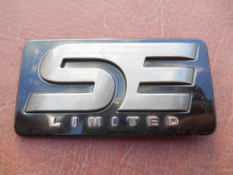 1998 2001 nissan altima maxima se limited emblem