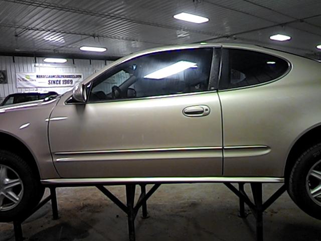 2002 oldsmobile alero front door left 2609823