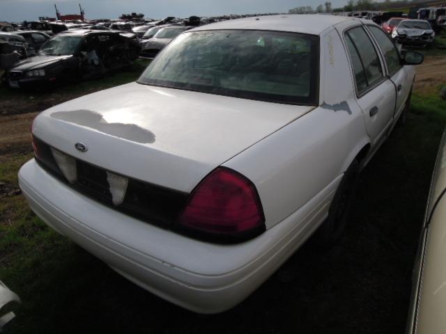 2004 ford crown victoria outer tail light lamp lower right