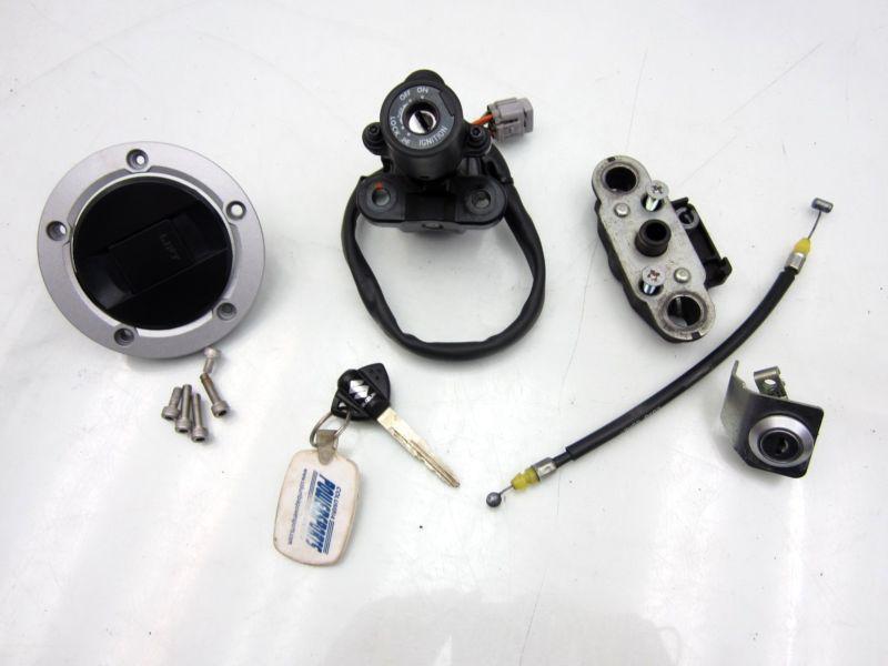 09 10 11 gsxr1000 gsxr 1000 gsx-r1000 lockset lock set ignition cap & tail