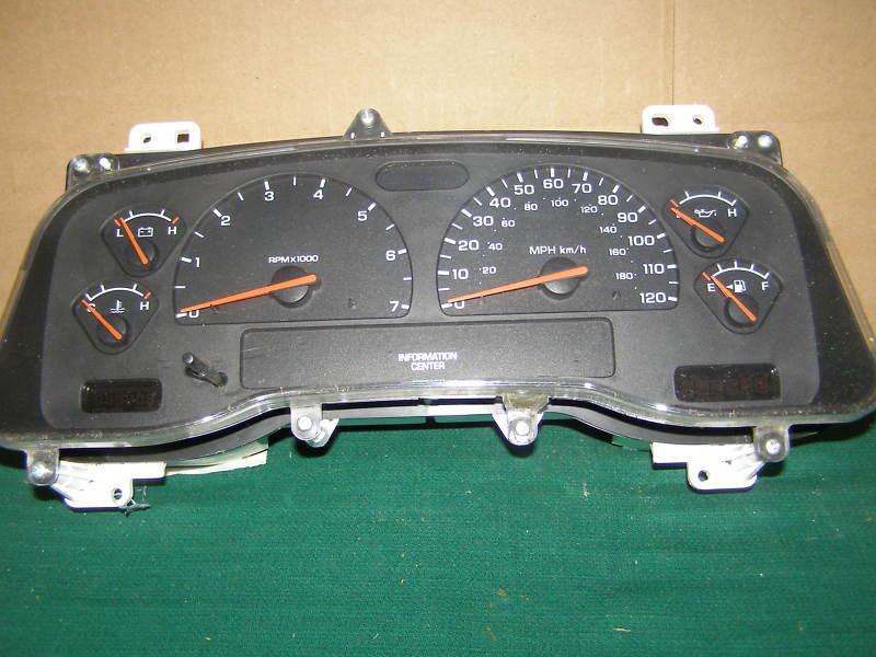 2004 dodge dakota speedometer cluster   11k  at  4 gauges