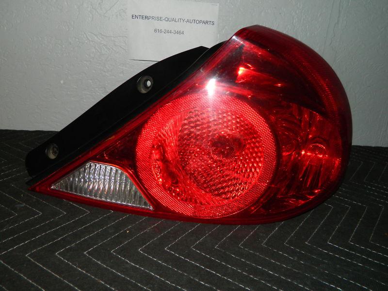 Oem 2002-2004 kia spectra right / passenger side tail light assembly