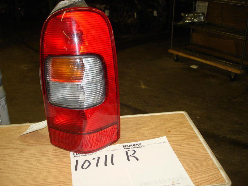 Chevrolet venture right taillight  97 98 99 00 01 02 03 04 05