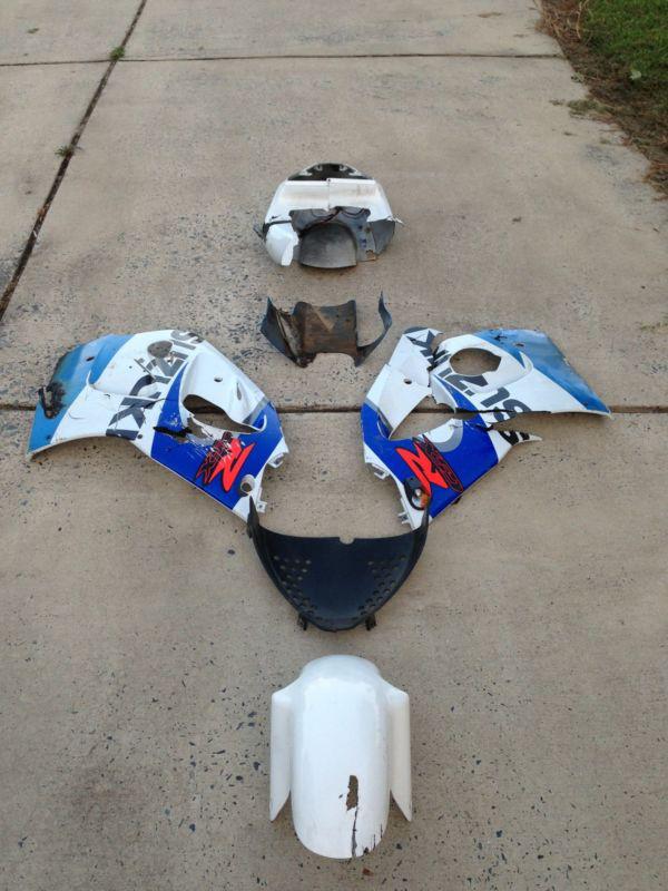 96 97 98 99 00 srad gsxr 600 750 fairings cracks broken oem