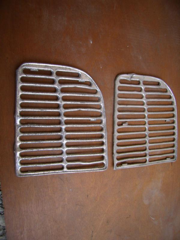 Rare vintage renault dauphine grilles