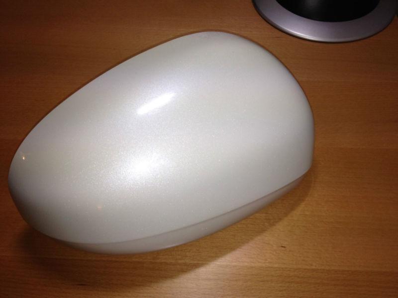 Brand new 2010 oem toyota prius passenger r side mirror cover white pearl