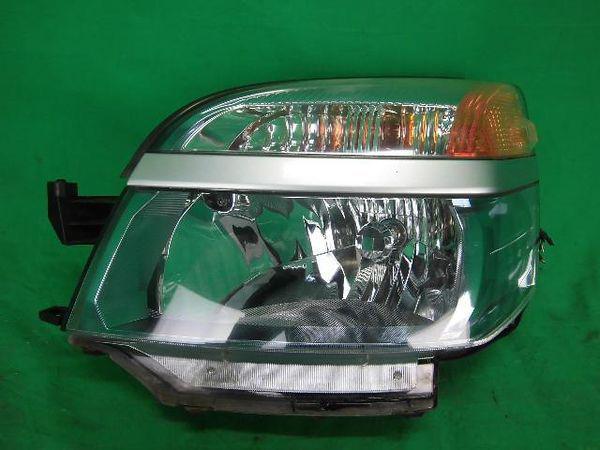 Toyota voxy 2001 left head light assembly [1510900]