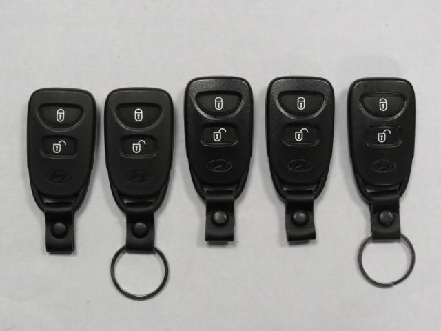 Used lot of 5 hyundai remotes keyless fobs transmitters pinha-t038