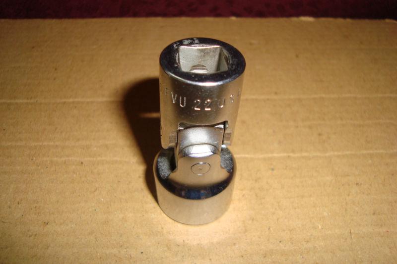     snap on  3/8" dr.  universal swivel 12 pt  11/16" socket (new)  ****l@@k****