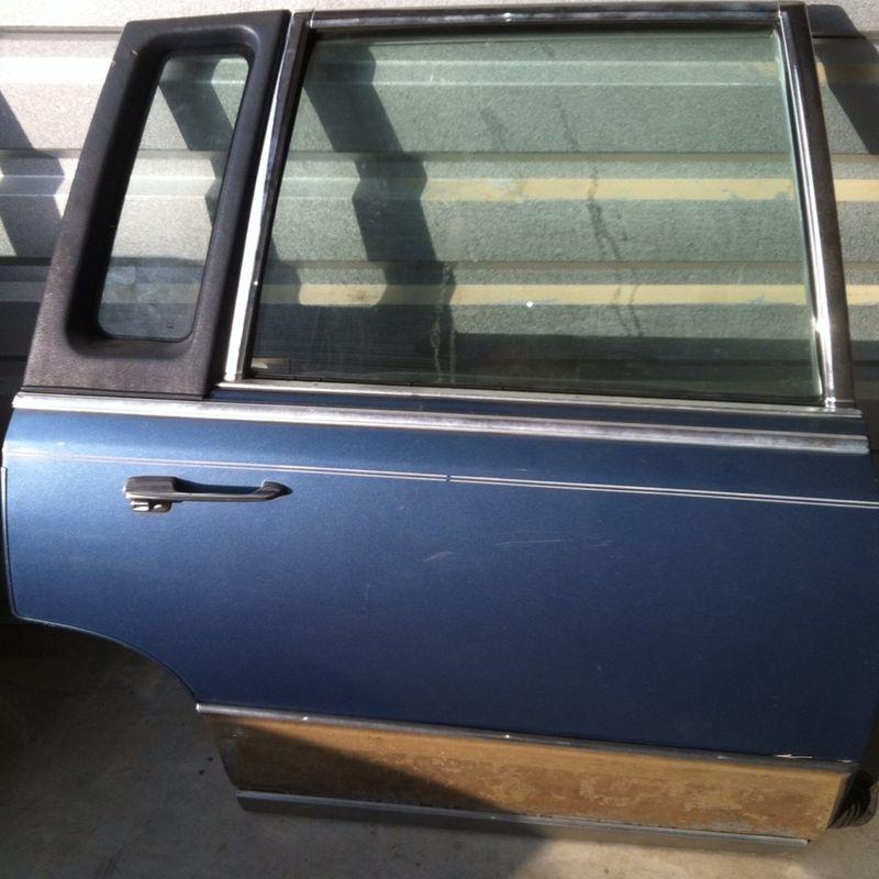 1992 cadillac fleetwood brougham passenger right rear door  shell only blue