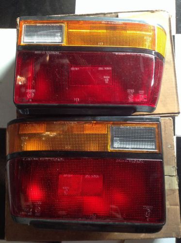 New genuine toyota corolla ae80 ee80 ee82 sedan 84-88 tail light lamps with box