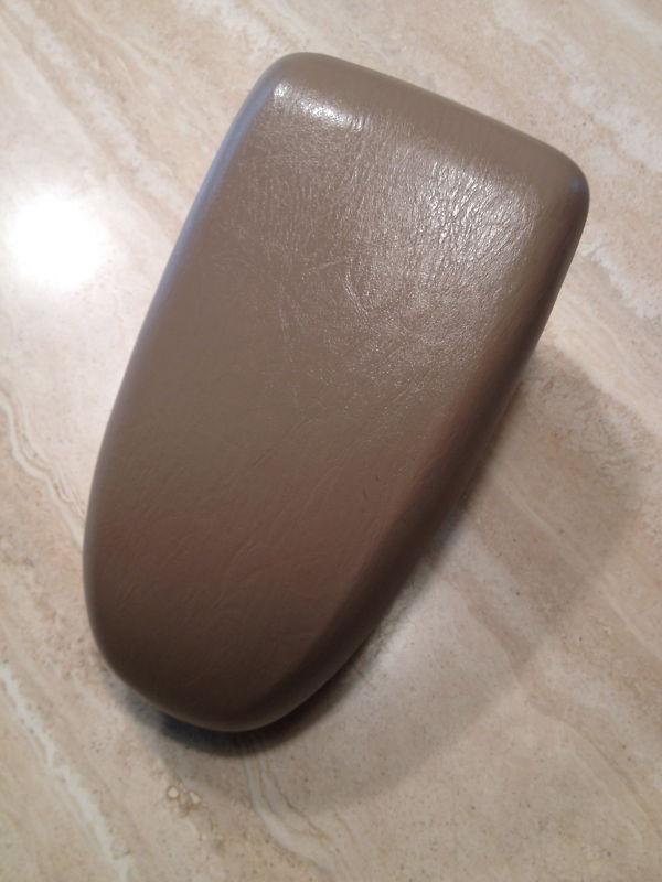 Ford focus tan center console armrest 2000-2007 oem working latch  clean