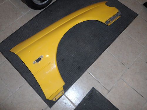 04 05 06 pontiac gto rh pass fender used yellow holden ls1 ls2 5.7 6.0 bracket