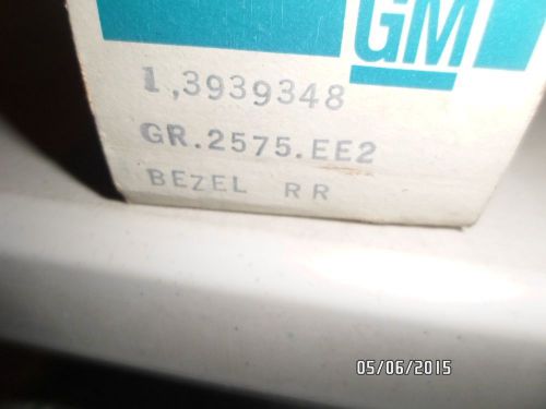 Nos gm 1969 chevrolet  impala caprice belair rear 1/4 side marker bezel 3939348