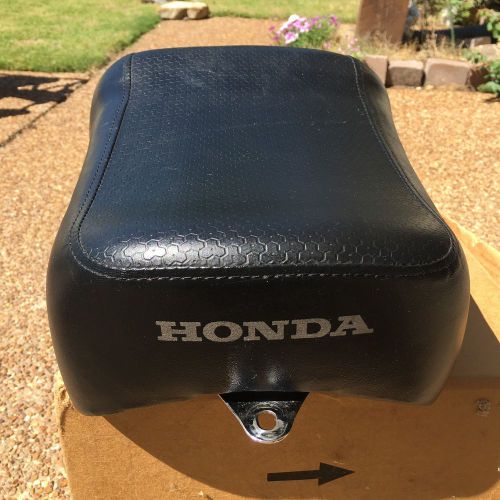 Oem honda rear passenger seat nice! 87-88 super magna vf700 vf750 back pillion