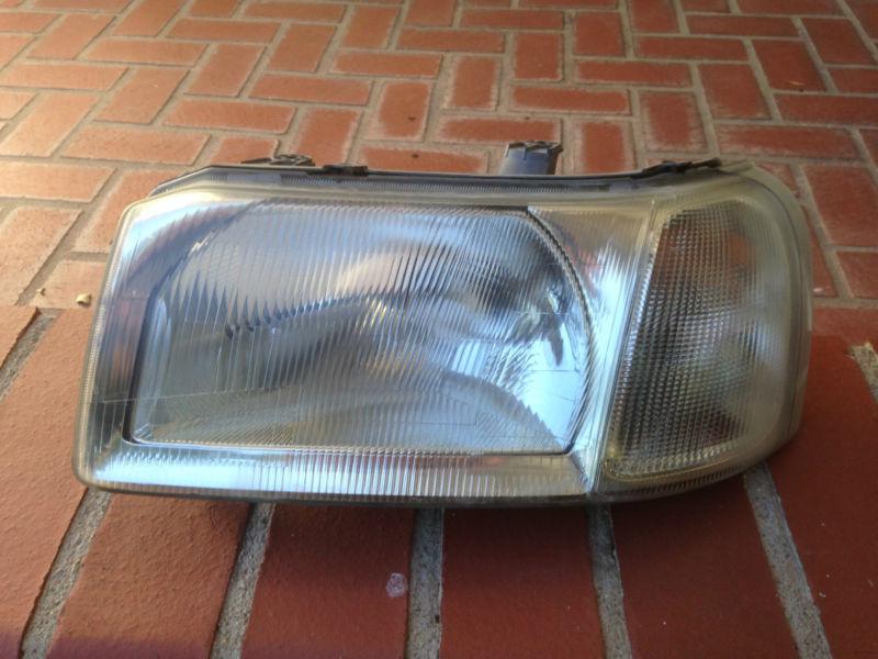 01 02 land rover free lander left (driver side) headlight oem, factory