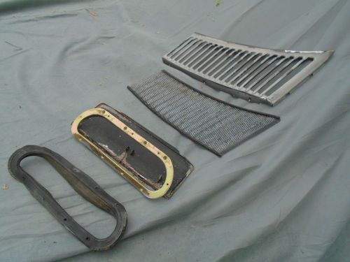 Mercedes 107 fresh air vent doors flapper &amp; grill cowl assembly left