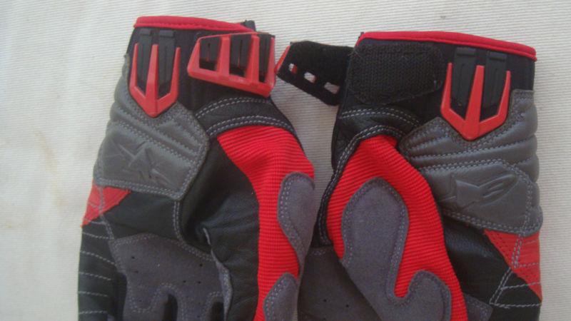 Red motorcycle gloves size small