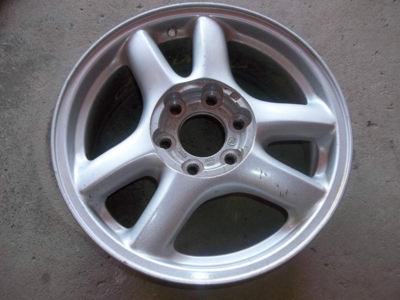 * 17 inch factory alloy rim - gmc envoy / 2002-2008 / silver