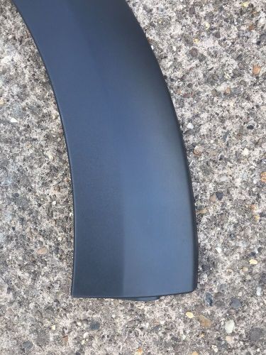 Land rover discovery 3 genuine new off side rear wheel arch extension