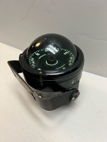 Vintage danforth corsair compass with mounting bracket, very good condition