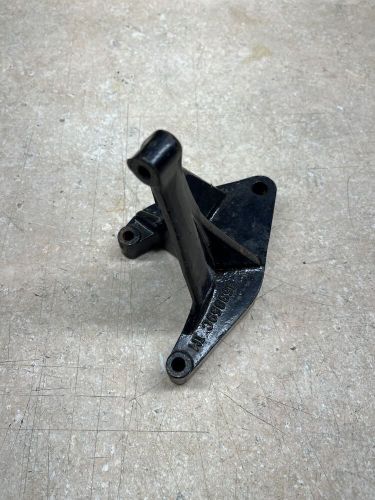 Mercruiser 496 mag, 496 ho sea water pump bracket 863859t