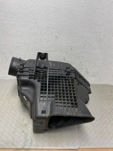 2011 to 2014 chrysler 300 3.6l air intake box cleaner oem 8082r