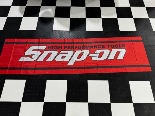 Snap-on 2&#039;x8&#039; banner flag in red and white. very good condition