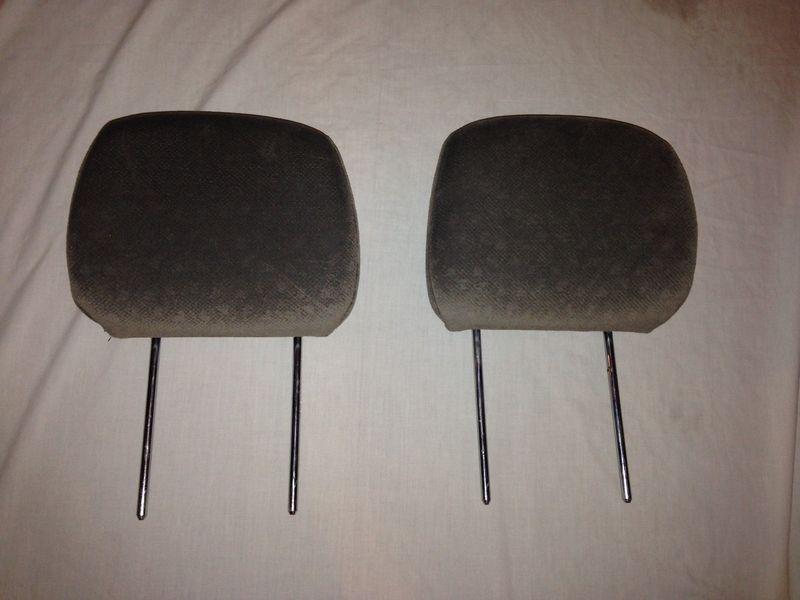 2000 suzuki vitara head rests