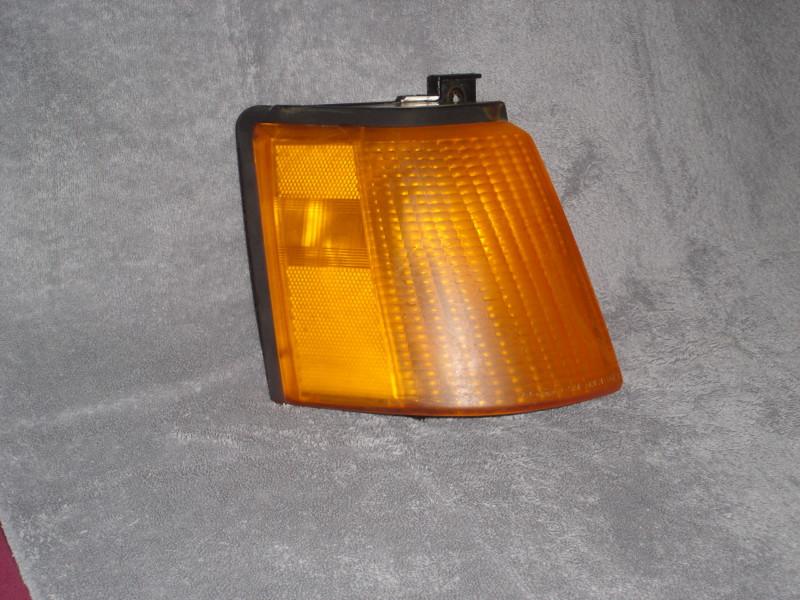 85 86 87 88 89 90 ford escort corner marker light passenger side