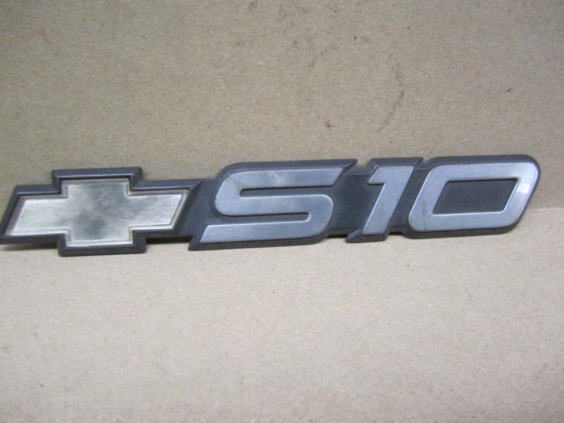 Chevy chevrolet s10 emblem ornament " s 10 "