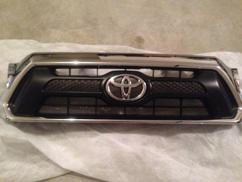 Toyota 2012 2013 tacoma sport chrome grille genuine oem oe new