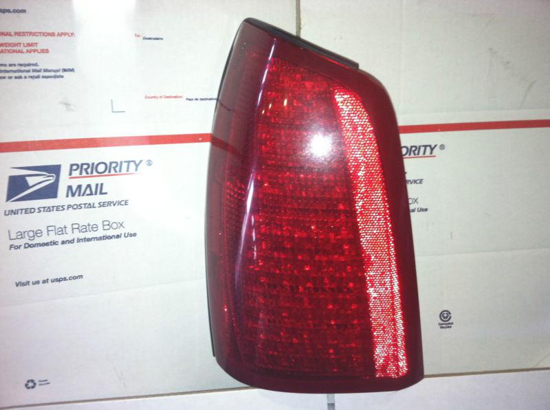 Cadillac deville tail light lamp tailight lh driver 00 01 02 03 04 05 *nice*