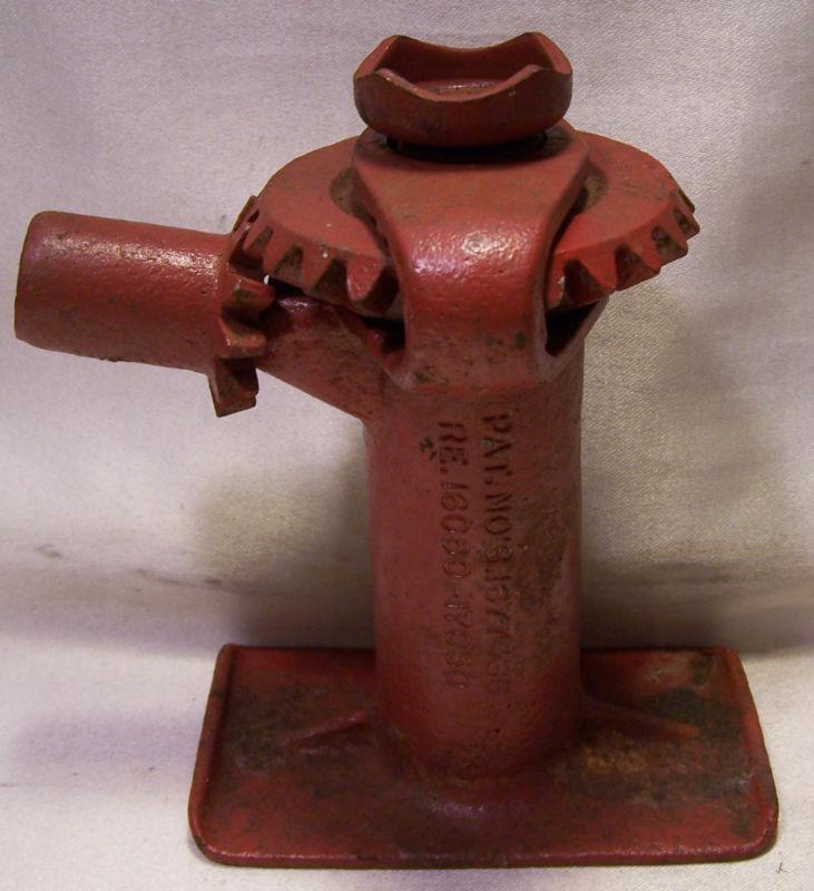 Vintage antique ford red gear driven car auto jack b44 b2161