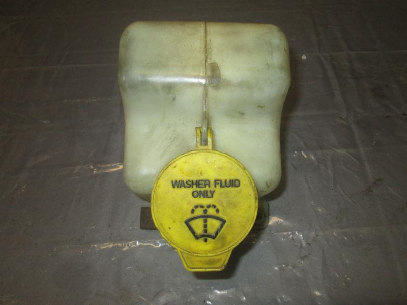 Jeep wrangler tj 1997 dual motor windshield washer bottle stock number 1234