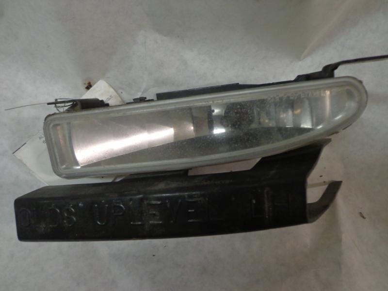 98 99 00 01 02 intrigue l. corner/park light fog/driving bumper mtd