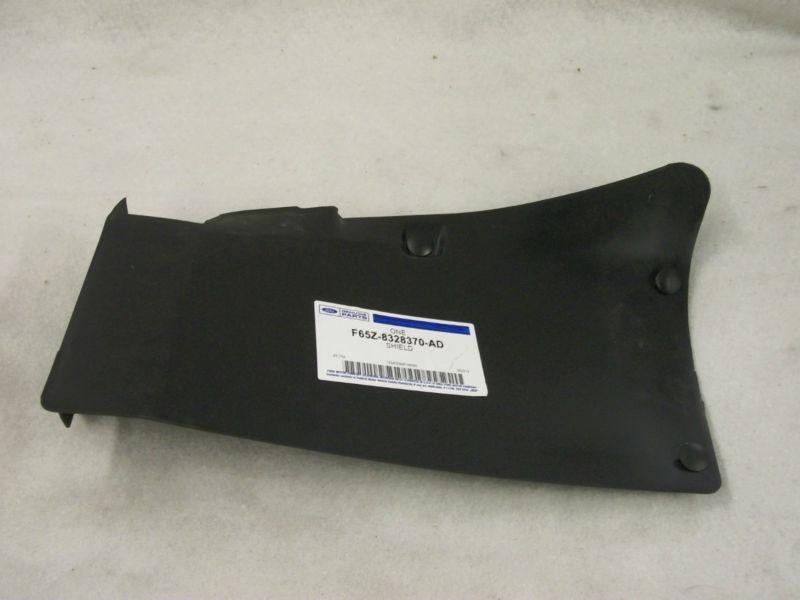 97/02 ford f150 flareside - rh rear wheel lower plastic shield  