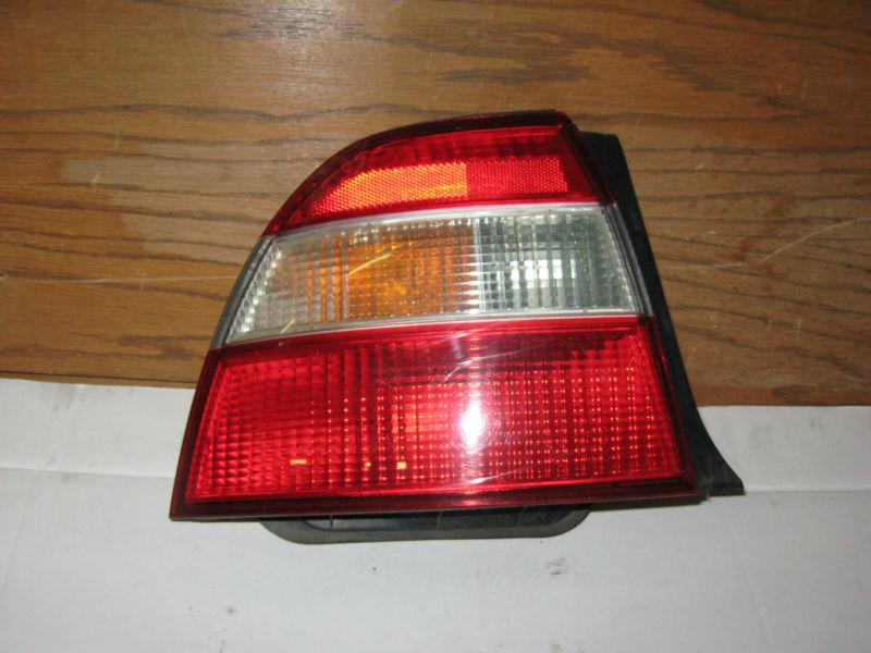 94 95 honda accord driver left factory tail light oem