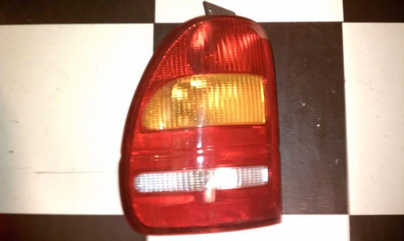 95 96 97 98 ford windstar l. tail light qtr mtd - ksfr363 l