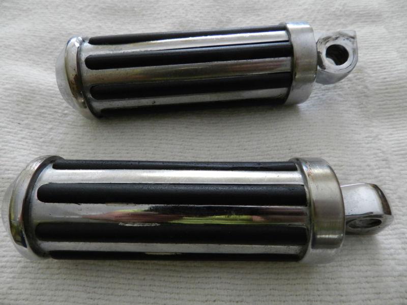 Harley davidson chrome & rubber foot pegs 