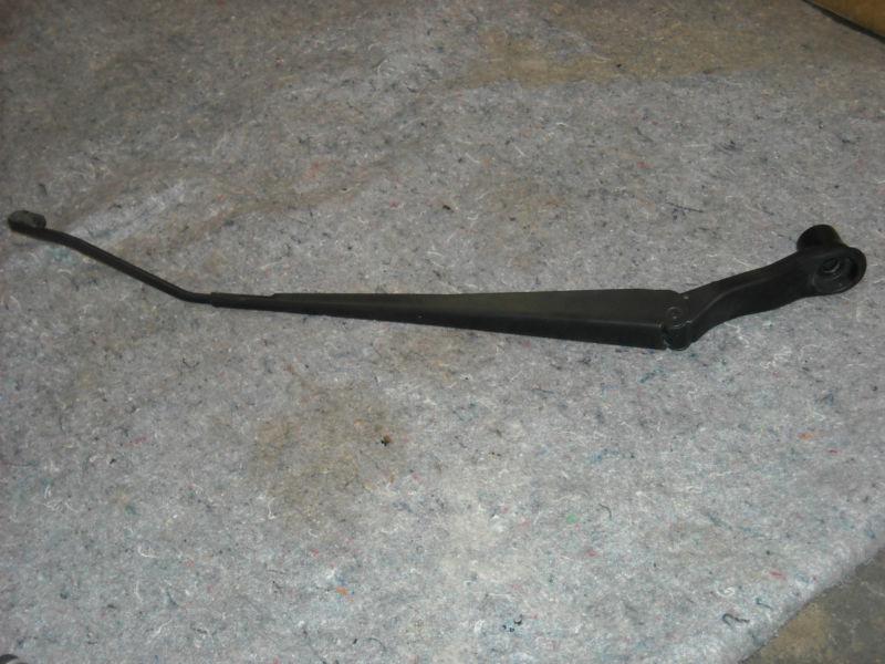 98 99 00 01 chrysler concorde front wiper arm l/h