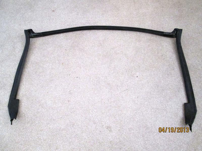 1995-1998 saab 900 convertible windshield frame rubber seal  oem 4854352 